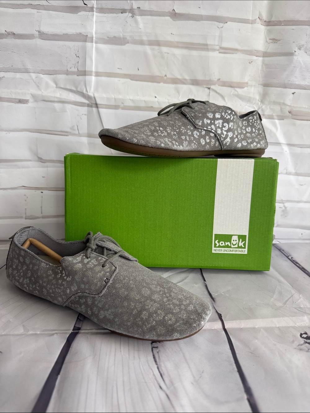 Sanuk Women’s Bianca Lux in Charcoal & Silver Crab Dot